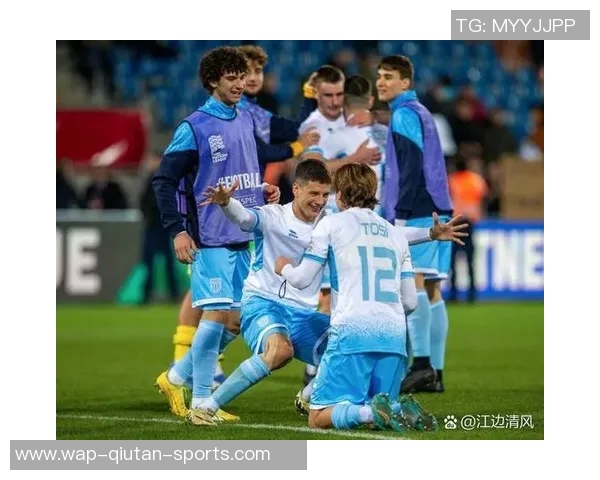 李娜与小威的巅峰对决：网球场上的传奇之战与友谊的交融